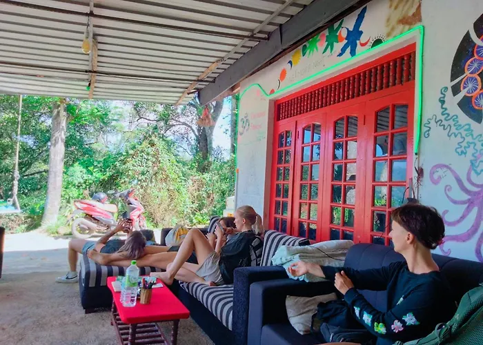 Home Hostel Ella Private Rooms Only
